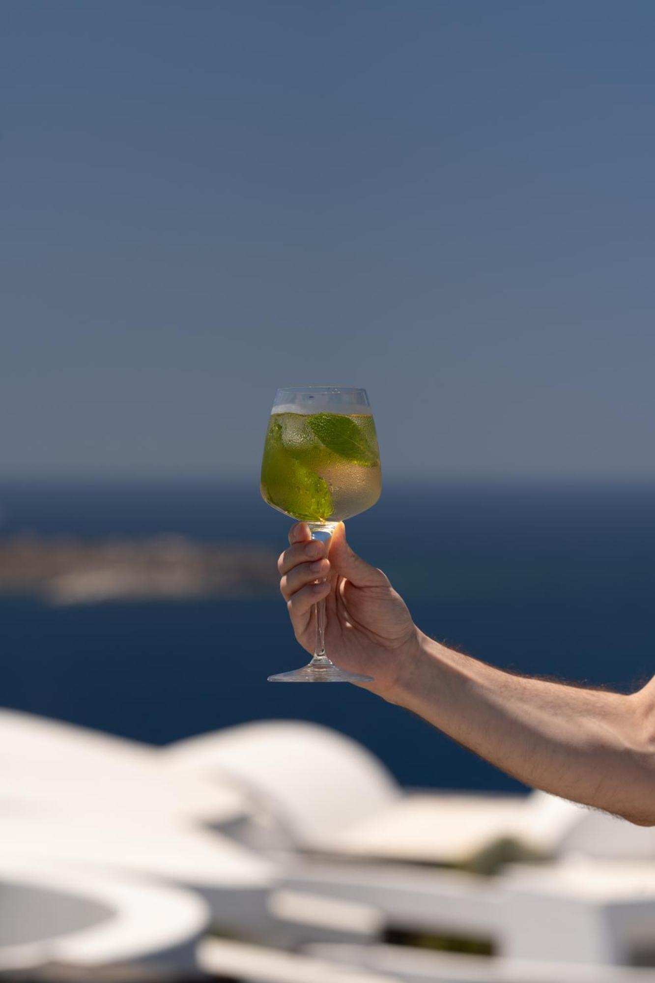Santo Pure & 5* Oia